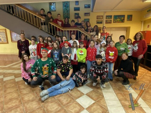 Karácsonyi pulcsi nap az iskolában