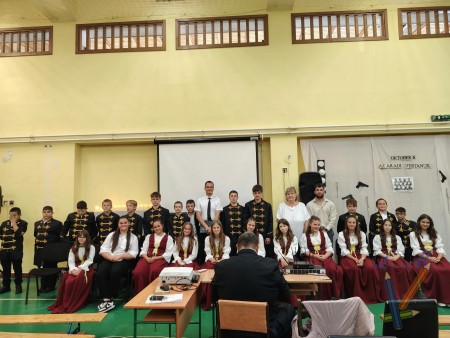 Méltó megemlékezés az aradi vértanúkról - október 6.